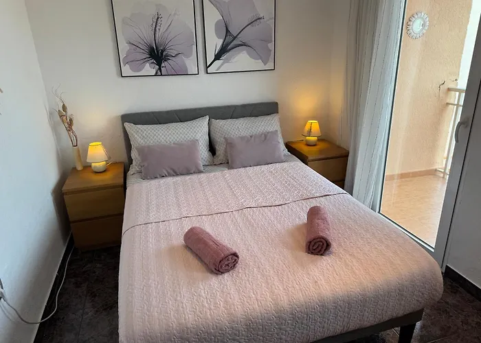 Great Holiday Apartment Close To The Beach